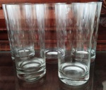 Conjunto com 5 copos de água em cristal com padrão de pequenas folhas. Mede: 15 cm.
