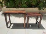 2 pequenas mesas de canto em madeira. Medindo a maior 55cm x 31cm x 46cm de altura.
