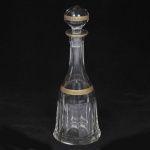 Cristal Moser, linda garrafa de cristal tcheco, facetado e decoração em ouro. Altura 28 cm.