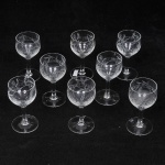 Oito cálices de vinho do porto em cristal tcheco, lapidado e marcado no fundo, altura 11 cm.