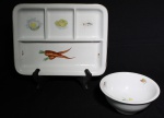 Conjunto para servir de porcelana Paraná, contendo:  bowl e saladeira com divisões, decorados com vegetais. Medida saladeira 33 x 25 cm.