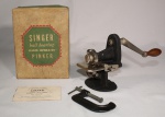 SINGER - ball bearing hand operated pinker, máquina manual de cortes ondulados, estojo original e manual.