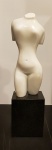 BRUNO GIORGI, Torso - Escultura em mármore - 40 cm  de altura e 60 cm com a base de mármore - Peça Assinada