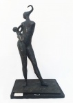 CARYBE, Maternidade - Escultura em bronze - 50 X 18 cm - Assinatura na peça