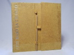 LIVRO (1) - "Arte Bajo la Ciudad", Monrique Zago, 1978, textos em espanhol, 275 páginas. Livro fartamente ilustrado com fotografias e estudos sobre os trabalhos de azulejos presentes nos subterrâneos da cidade de Buenos Aires.