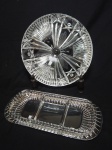 Duas peças: a) Prato para bolo em cristal translúcido lapidado com caneluras e estrelados. Diâm. 28cm. b) Petisqueira em demi-cristal com 3 compartimentos lapidado com canelados. 17 x 36cm.