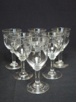 SAINT LOUIS - Seis cálices para vinho do Porto, cristal francês lapidados com guirlandas de flores. Alt. 10cm.