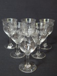 SAINT LOUIS - Seis cálices para vinho tinto, cristal francês lapidados com guirlandas de flores. Alt. 13cm.