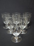 SAINT LOUIS - Seis copos com pé para água, cristal francês lapidados com guirlandas de flores. Alt. 13cm.