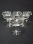 SAINT LOUIS - Seis taças para champagne, cristal francês lapidados com guirlandas de flores. Alt. 10cm.