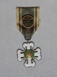MILITARIA - "Ordem do Mérito Militar" grau Cavaleiro, prata e esmalte, a mais elevada distinção honorífica do Exército Brasileiro. Tem por finalidade condecorar os militares do Exército que tenham prestado notáveis serviços ao País ou se hajam distinguido no exercício de sua profissão.