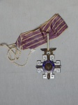 MILITARIA - "Ordem do Mérito Aeronáutico" grau Comendador, prata e esmalte, destinada a premiar os militares da Aeronáutica que tenham prestado serviços relevantes ou notáveis ao País ou tenham se distinguido no exercício de sua profissão, assim como para reconhecer serviços prestados à Aeronáutica por personalidades civis e militares.