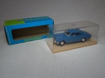 Réplica miniatura do automóvel Rolls Royce Berline Silver Shadow 1975, lançada pela Elicor, numeração 1047, França. Acondicionado em embalagem original. Metal esmaltado.