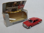 Réplica miniatura do automóvel Mercedes 350 SE, lançada pela manufatura Schulco em 1976, escala 1:43, numeração 301612, Alemanha. Metal esmaltado. Acondicionado em embalagem original. Comp. 11cm.