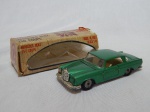 Réplica miniatura do automóvel Mercedes-Benz 250SE, lançado pela manufatura Mebetoys, escala 1:43, numeração A19, Itália. Acondicionados em embalagem original. Comp. 12cm.