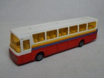 Réplica de ônibus Mercedes, manufatura Majorette, escala 1:55, França. Metal esmaltado e plástico. Sutis perdas na esmaltagem. Comp. 22cm.
