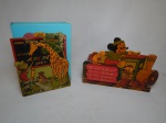 Duas placas decorativas infantis servido de base para coletâneas de livros infantis: a) Coleção "Expresso Mini Disney" com 4 volumes, decoração representando trem com personagens. Total 19 x 16 x 12cm. b) Coleção "Minha Primeira Enciclopédia", decoração com animais coloridos, 3 volumes. 23 x 17 x 8cm.