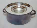 Porta caviar em metal espessurado a prata, parte central de vidro. Alças imitando bambu. Alt. 8 x diam. 18cm.