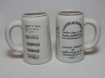 Par de canecas em cerâmica vitrificada comemorativa do primeiro festival do Melhor Chopp do Rio, do Bar e Minutas, em 1967. Alts. 15cm.