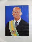 FOTOGRAFIA - Pôster Oficial do Presidente da República João Baptista Figueiredo (15 - 3 - 1979 a 15 - 3 -1985) com dedicatória a Magali e Thelmo. Assinada, 28 - 9 - 1985. 55 x 46cm.