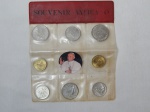 Souvenir do Vaticano - Oito moedas do Vaticano acondicionadas em plástico transparente com imagem do Papa João Paulo II. 17 x 13,5cm.