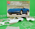 Colecionismo - Corvette 1965 para montar, modelo raro e muito antigo. Vide fotos, muito legal.