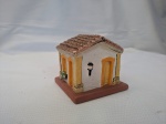 Bela mini casa feita de argila, arte popular, veja fotos