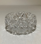 Cinzeiro em cristal translúcido  lapidado com datelas em figuras geometricas med 5x12,5cm 
