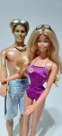 Casal Barbie e Ken da Mattel surfistas, estão originais. Obs: suporte não acompanha o lote.