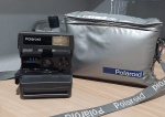 Câmera fotográfica Polaroid com bolsa térmica original. Sem testes de funcionamento, porém em muito bom estado de conservação.