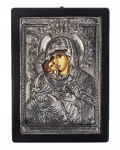ICONE DA VIRGEM TEOTHOKOS  BELA REPRESENTAÇÃO DA VIRGEM SEGURANDO O MENINO JESUS. OCLADE EM PRATA DE LEI 925. GRÉCIA, SEC. XX. 22 CM DE ALTURA
