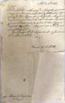 OFÍCIO DO VISCONDE DE SÃO LEOPOLDO INFORMANDO AO GOVERNADOR DE DE SÃO PAULO, BARÃO DE CONGONHAS DO CAMPO, LUCAS ANTONIO MONTEIRO DE BARROS QUE COM A MORTE DO MARQUES DE NAZARETH, MINISTRO DA JUSTIÇA DE DOM PEDRO I, O IMPERADOR O NOMEOU PARA O CARGO INTERINAMENTE. NO VERSO DO DOCUMENTO PARECER DO GOVERNADOR JÁ ASSINANDO COMO VISCONDE DE CONGONHAS DO CAMPO. ABAIXO A TRANSCRIÇÃO DO TEXTO JÁ ATUALIZANDO A GRAFIA DOS NOSSOS DIAS: ILUSTRISSIMO EXCELENTISSIMO SENHOR, TENDO FALECIDO O MARQUES DE NAZARETH QUE SERVIA O CARGO DE MINISTRO E SECRECRETÁRIO DE ESTADO DOS NEGÓCIOS DA JUSTIÇA HOUVE SUA MAGESTADE O IMPERADOR POR BEM POR DECRETO NA DATA DE ONTEM , ENCARREGAR-ME INTERINAMENTE DO GABINETE DOS NEGOCIOS DA CITADA REPARTIÇÃO. O QUE PARTICIPO A VOSSA EXCELÊNCIA PARA SUA INTELIGÊNCIA. DEUS GUARDE VOSSA EXCELÊNCIA. PALÁCIO DO RIO DE JANEIRO  12 DE MARÇO DE 1827. ASSINA O VISCONDE DE SÃO LEOPOLDO E O OFICIO DE ENCAMINHAMENTO É DESTINADO AO BARÃO DE CONGONHAS DO CAMPO. NO VERSO DO OFÍCIO JÁ ASSINANDO COMO VISCONDE DE CONGONHAS DO CAMPO A RESPOSTA DO GOVERNADOR: CUMPRA-SE E REGISTRE-SE. PALÁCIO DO GOVERNO DE SÃO PAULO 1 DE ABRIL DE 1827.  O DOCUMENTO, ASSIM COMO O ANTERIOR TEM UMA CARACTERÍSTICA CURIOSA, ENQUANTO NO ENCAMINHAMENTO DO OFÍCIO EM 12 DE MARÇO O VISCONDE DE SÃO LEOPOLDO TRATA O GOVERNADOR COMO BARÃO DE CONGONHAS DO CAMPO, TÍTULO QUE RECEBEU EM 12 DE OUTUBRO DE 1825. A RESPOSTA DO DESPACHO POUCOS DIAS DEPOIS DE RECEBIDO VEIO JÁ COM A ASSINATURA VISCONDE DE CONGONHAS DO CAMPO, TITULO RECEBIDO OFICIALMENTE ALGUNS DIAS DEPOIS EM 7 DE ABRIL DE 1827 OU SEJA 6 DIAS ANTES DA TITULAÇÃO OFICIAL GUINDANDO-O A POSIÇÃO DE VISCONDE. NOTA: VISCONDE DE NAZARETH - Clemente Ferreira França, primeiro e único visconde com Grandeza e marquês de Nazaré (Salvador, 16 de março de 1774  11 de março de 1827), foi um juiz de fora, desembargador e político brasileiro. Foi ministro da justiça, conselheiro de estado e senador do Império do Brasil, de 1826 a 1827. VISCONDE DE SÃO LEOPOLDO - José Feliciano Fernandes Pinheiro, primeiro e único visconde com grandeza de São Leopoldo (Santos, 9 de maio de 1774  Porto Alegre, 6 de julho de 1847), foi um escritor, magistrado e político brasileiro. Filho do coronel de milícias José Fernandes Martins, natural de Guimarães (Portugal), e de Teresa de Jesus Pinheiro, paulista de Santos. Casou com Maria Elisa Júlia de Lima (1793  1877), natural do Rio Grande do Sul. Tiveram 10 filhos, dentre os quais Maria Rita Fernandes Pinheiro, que casou com o 2. visconde de Pelotas. Formado em Leis e em Cânones pela Universidade de Coimbra em 1798.  fez os seus primeiros trabalhos literários, traduções e compilações de assuntos de imediata utilidade prática, ali publicados de 1799 a 1801. Regressou ao Brasil em 1801, onde ocupou o cargo de juiz das alfândegas do Rio Grande do Sul e Santa Catarina. Entre 1811 e 1812 foi auditor-geral das tropas do exército pacificador. Foi eleito, em 1821, deputado às Cortes da nação portuguesa, por São Paulo e pelo Rio Grande do Sul, tendo optado pelo primeiro. Participou da reforma governamental por que esta passou, e como tal tornou a Portugal. Voltou ao Brasil em seguida à declaração da Independência. Deputado geral à Assembléia Constituinte, de 1823, pelo Rio Grande do Sul, em 12 de junho de 1823 discursou a favor da criação de uma Universidade no Brasil, para evitar a opressão aos alunos brasileiros que iam estudar em Portugal. Como resultado foi instituída uma comissão, que propôs a criação da Faculdade de Direito de São Paulo e a Faculdade de Direito de Olinda, com a dissolução da Assembléia, tal projeto foi adiado. Logo em seguida, em novembro, foi nomeado presidente da província do Rio Grande do Sul, permanecendo até 1826, lá fundou a primeira tipografia e recebeu a primeira leva de imigrantes alemães em São Leopoldo. Em 1825 entrou para o Conselho do Império, sendo condecorado no ano seguinte com o título de visconde e escolhido conselheiro de Estado e senador do Império do Brasil, cargo em que permaneceu de 1826 a 1847. Foi ministro do Império e como ministro da Justiça, em 1827, finalmente conseguiu criar as Faculdades de Direito de São Paulo e Olinda, por decreto de 11 de agosto. Foi ocasionalmente encarregado de missões de caráter diplomático. Espírito conservador e moderado, foi dos poucos deputados brasileiros que juraram a constituição por ele feita. Além de memórias biográficas de compatriotas ilustres ou sobre limites do Brasil e ainda monografias interessantes para a nossa história literária, escreveu uma obra notável para o tempo e ainda hoje estimável, Anais da Capitania de S. Pedro. Como livro, quero dizer, sob o puro aspecto bibliográfico, o mais bem feito dessa época, o mais perfeito de composição e estrutura. Não obstante algumas incorreções de linguagem, galicismos e alguns mais graves defeitos de estilo, a sua redação revê o homem educado em Portugal e a leitura dos portugueses. A língua é geralmente melhor do que aqui comumente escrita. Como historiador distingue-se já o visconde de S. Leopoldo por bom critério histórico, aptidões críticas, capacidade de apurar os sucessos nos documentos autênticos de preferência originais ou inéditos, informação segura das fontes ou informes impressos do assunto ou a ele aproveitáveis, arte de dispor e referir os fatos e, notavelmente, menos prolixidade como era, e continuou a ser, de costume. As suas Memórias, publicadas postumamente na Revista do Instituto Histórico (tomos 37-38), conquanto lhes falte o interesse das revelações inéditas e mesmo das indiscrições, que principalmente dão relevo e pico a este gênero de literatura, sem que lho levante também um estilo mais literário, são todavia, até pela raridade delas nas nossas letras, estimáveis. Foi um dos fundadores do Instituto Histórico e Geográfico Brasileiro, sendo eleito primeiro presidente perpétuo. VISCONDE DE CONGONHAS DO CAMPO - Lucas Antônio Monteiro de Barros, primeiro barão e visconde com grandeza de Congonhas do Campo (Congonhas do Campo, 15 de outubro de 1767  Rio de Janeiro, 10 de outubro de 1851), foi um magistrado e político brasileiro. Foi juiz de fora, desembargador, presidente do Supremo Tribunal de Justiça, deputado geral e senador do Império do Brasil de 1826 a 1851. Era irmão do senador Marcos Antônio Monteiro de Barros e do Coronel Romualdo José Monteiro de Barros, Barão de Paraopeba e pai do senador Antônio Augusto Monteiro de Barros. Lucas Antônio era filho do Guarda-Mor Manuel José Monteiro de Barros e de Margarida Eufrásia da Cunha Mattos, neto paterno de João Vieira Repincho e Mariana Monteiro de Barros, neto materno do Guarda-Mor Alexandre da Cunha Mattos e de Antônia de Negreiros. Casou-se com sua prima em terceiro grau, Maria Theresa Joaquina de Sauvan Monteiro de Barros, filha de Manuel Monteiro de Barros, Fidalgo da Casa Real e médico de câmara da rainha Maria I de Portugal e de Marie Joaquine de Sauvan, neta paterna de Manuel Monteiro de Barros (irmão da Mariana acima citada) e Maria Pereira de Barcelos, neta materna de André de Sauvan d'Aramon, engenheiro francês, e de Theresa dos Anjos Lauzier.