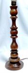 Tocheiro em madeira nobre , coluna torneada - adaptado para luz elétrica. Altura 50 cm.