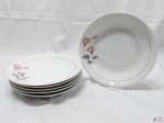 Jogo de 6 pratos fundos em porcelana Renner floral. Medindo 22,5cm de diâmetro.