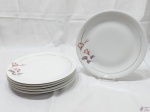 Jogo de 6 pratos rasos em porcelana Renner floral. Medindo 25cm de diâmetro.
