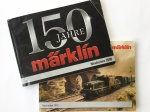 COLECIONISMO - Dois catálogos ilustrados da MÄRKLÍN, um deles com 320 página e o outro com 240 páginas, recheadas de fotos de modelos e de trens reais.