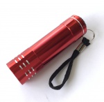 COLECIONISMO - Lanterna de led com nove leds em metal vermelho.