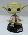 Funko Pop Yoda Star Wars LLC   2011 - A093 -  item de coleção sem a caixa  muito bem conservado.
