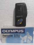 Mini gravador  Olympus - Pearlcorder S701  Microcassette Recorder   (antigo  anos 90) - pouco manuseado  muito bem conservado na embalagem original  sem fita -  sem pilhas - sem teste de funcionalidade