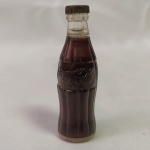 COCA COLA - Antigo ISQUEIRO - miniatura de uma garrafa de coca cola - Sem uso.