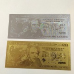 32. Numismática (2) Cédulas de 20 Dólares banhadas a Ouro Branco e Ouro Amarelo. Peças fantasia