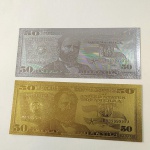 33. Numismática (2) Cédulas de 50 Dólares banhadas a Ouro Branco e Ouro Amarelo. Peças fantasia