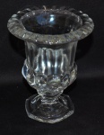 Vaso de espesso vidro ao estilo greco-romano. Medida 14 cm de altura.