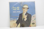 LP - COME FLY WITH ME - FRANK SINATRA - WITH BILLY MAY AND HIS ORCHESTRA. APRESENTA RISCOS SUPERFICIAIS.