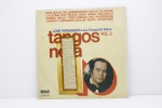 LP - TANGOS NOTA - VOLUME 2 - JOSÉ FERNANDES E SUA ORQUESTRA TÍPICA - 1977 - EM BOM ESTADO E CAPA COM COLAGEM DE JORNAL.