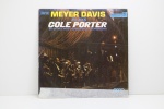 LP - MEYER DAVIS PLAYS COLE PORTER - 1974 - APRESENTA ARRANHÕES E CAPA COLA COM FITA.