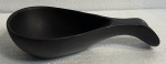 JEAN GILLON - petisqueira em jacarandá medindo: 5 cm x 9,5 cm x 21 cm (marcas de uso ao fundo)