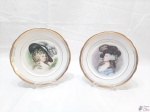 2 pratos decorativos em porcelana Real com imagem de dama antiga. Medindo 18,5cm de diâmetro.