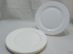 Jogo de 6 pratos rasos em vidro opalinado Acopal frances. Medindo 32cm de diâmetro.