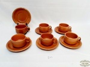 Jogo de 6 Xicaras Chá em Ceramica Vitrificada Marrom  Padrao oxford. Medida Chá 8 cm x 5,5 cm altura Pires 15 cm diametro.